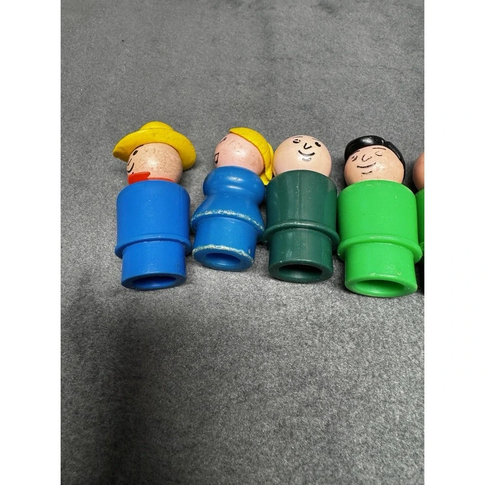 Lot of 10 Vintage of Assorted Fisher Price Little People Figures Plastic